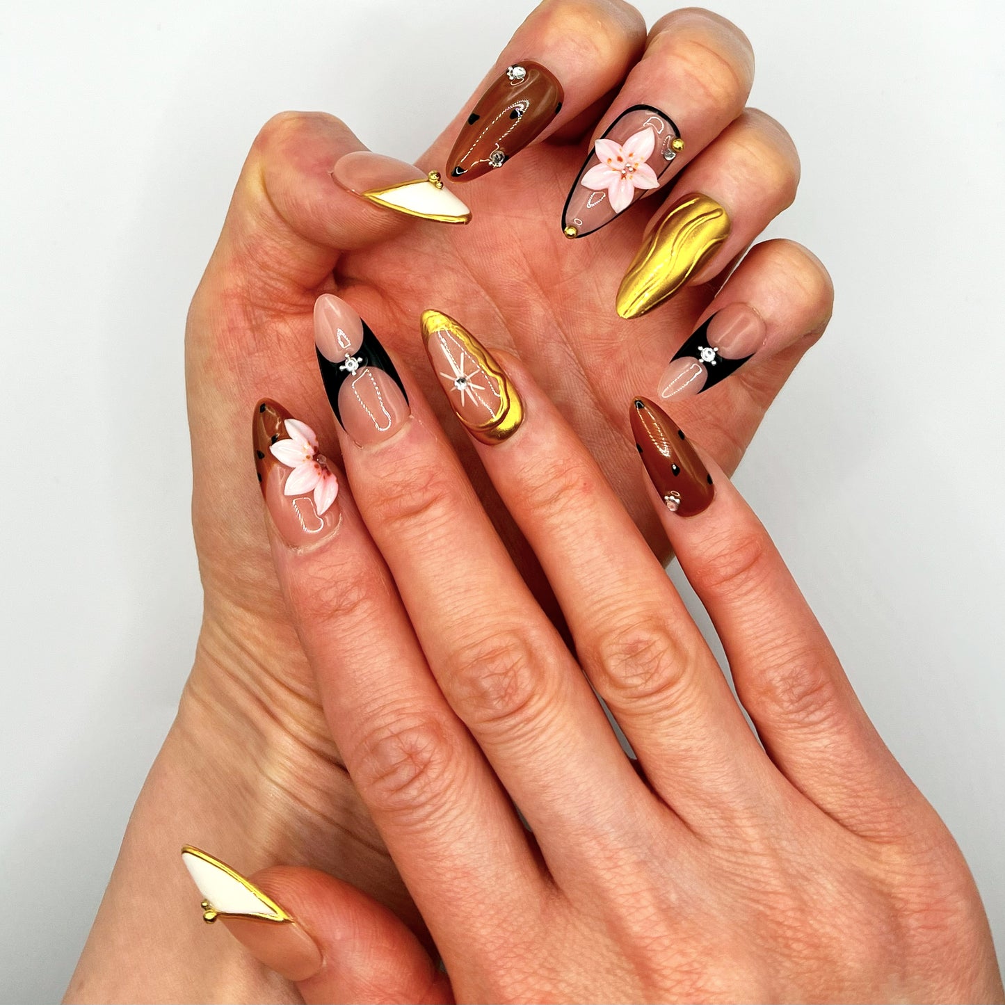 Handmade Press On Nail Tip - Retro Bloom Chic